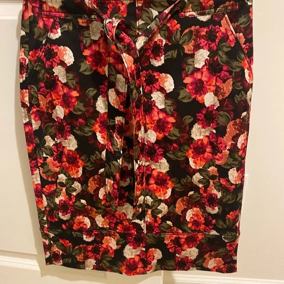NEW WITH OUT TAG BANANA REPUBLIC FLORAL SKIRT SIZE 0-2. - Picture 3 of 8